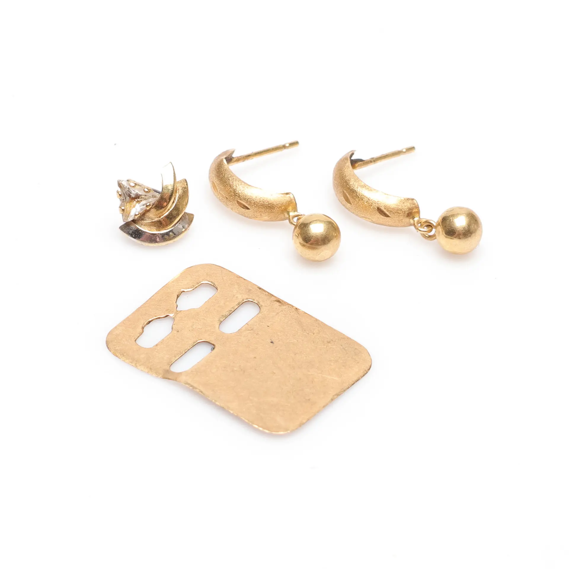 ÖRHÄNGEN samt HÄNGE, guld, 4 delar, 18k, ca 2,4 gram.
