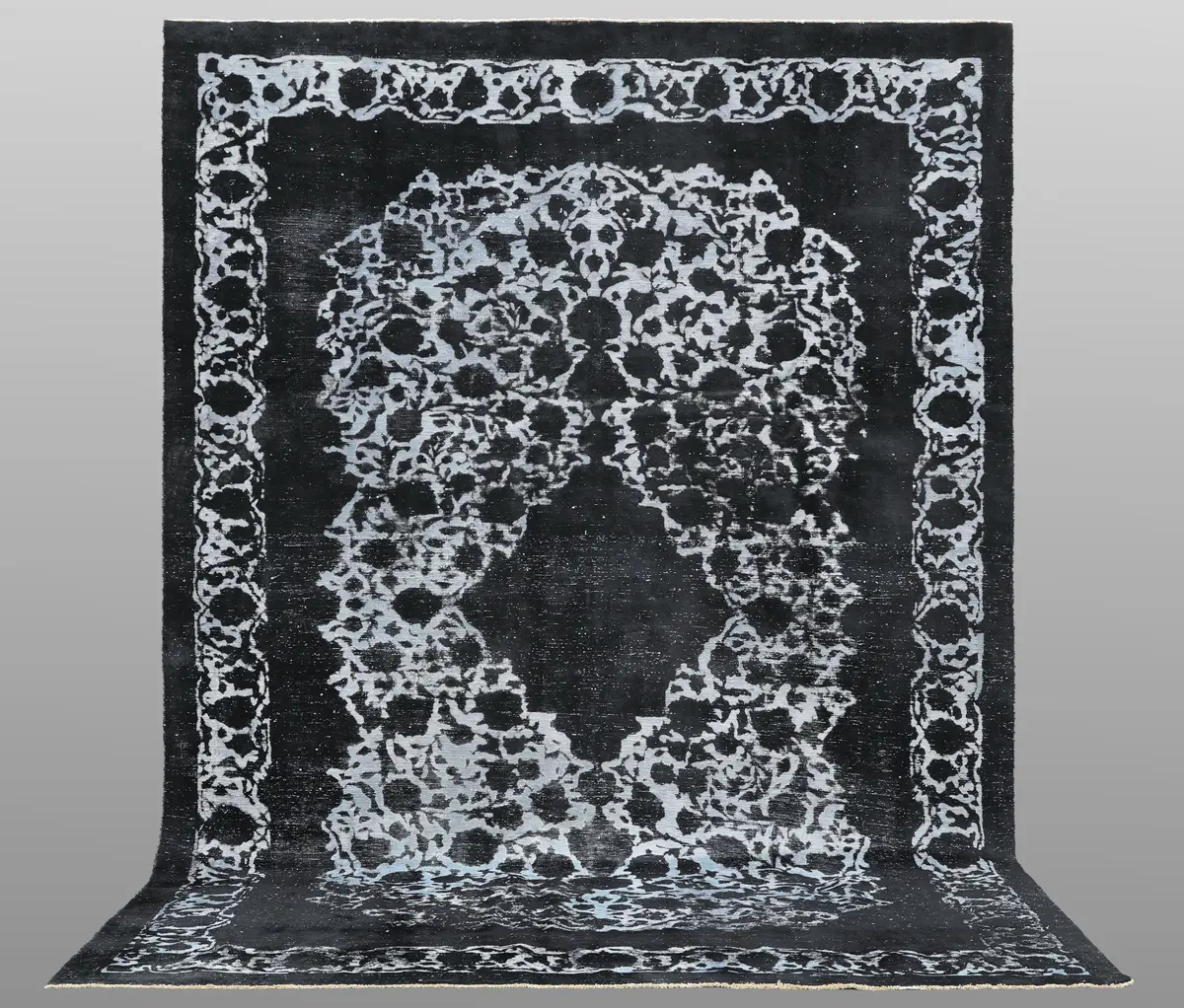ORIENTMATTA. Vintage, reliefklippt, 373 x 240 cm.