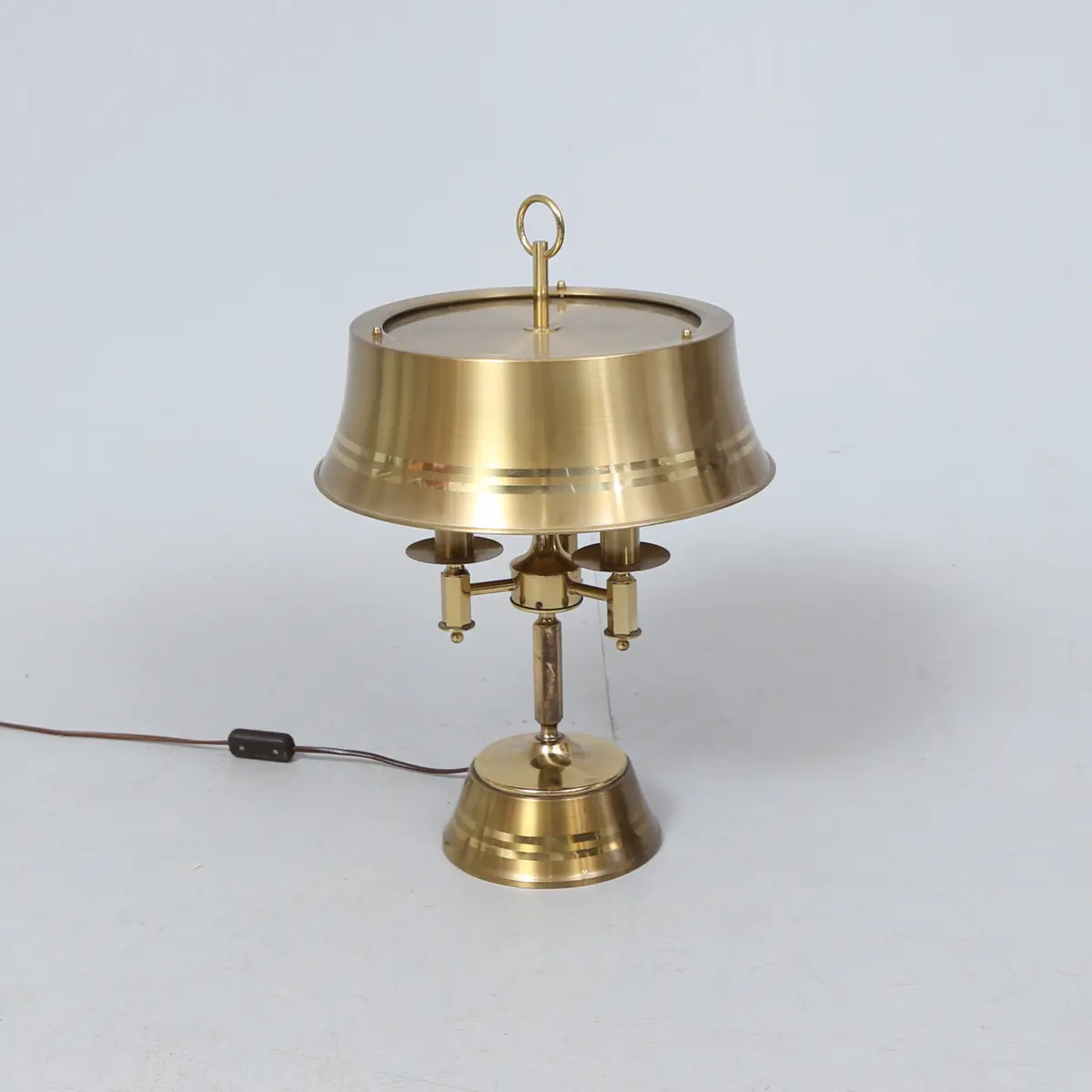 BORDSLAMPA, mässing, Nya Öia, 1900-talets andra hälft.