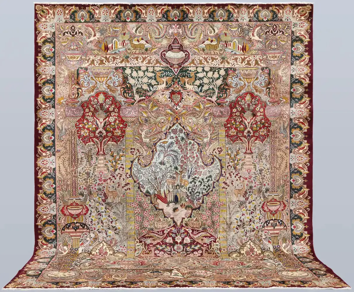 ORIENTMATTA. Figural Kashmar, 383 x 303 cm.