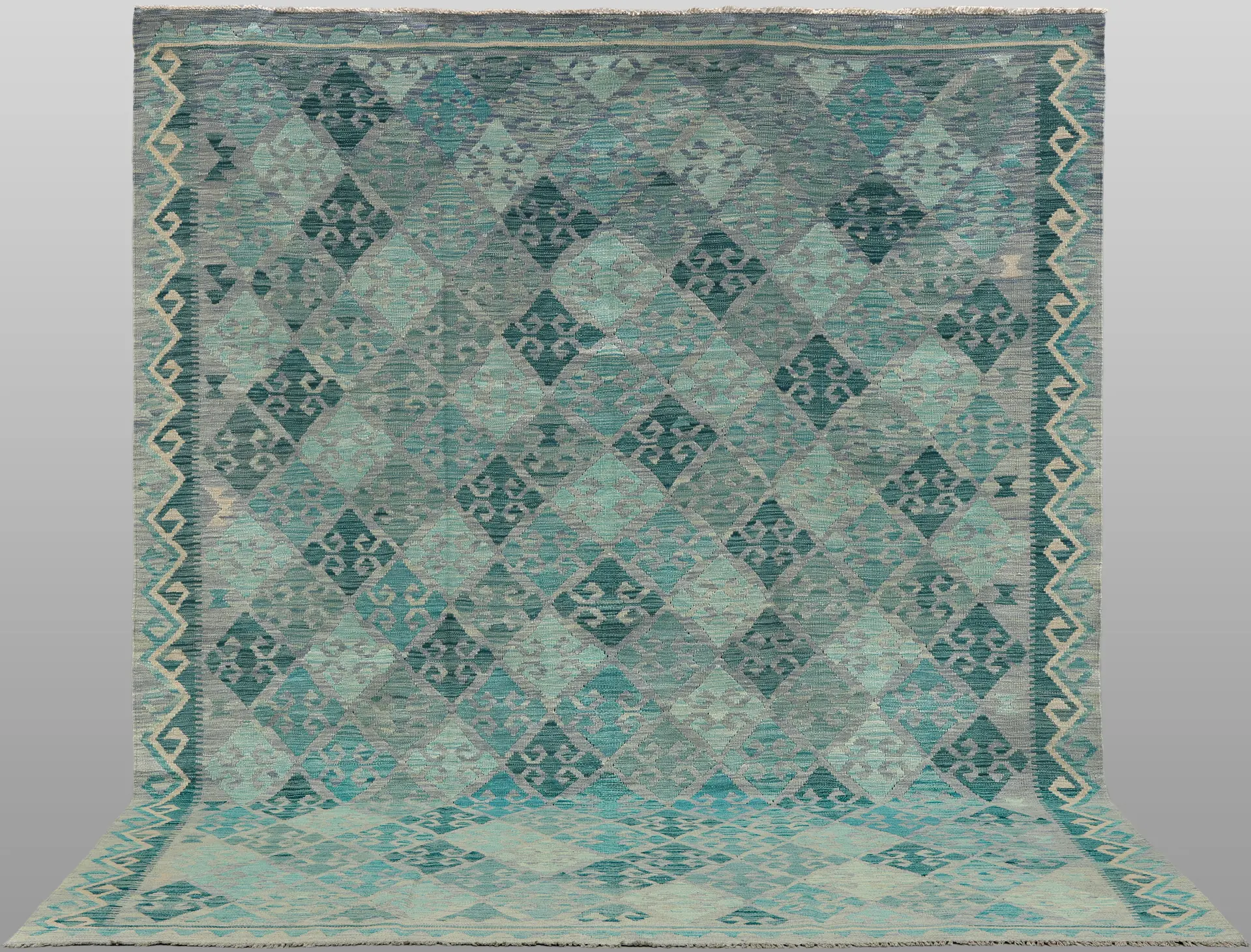 ORIENTMATTA. Kelim klassisk design, 298 x 256 cm.