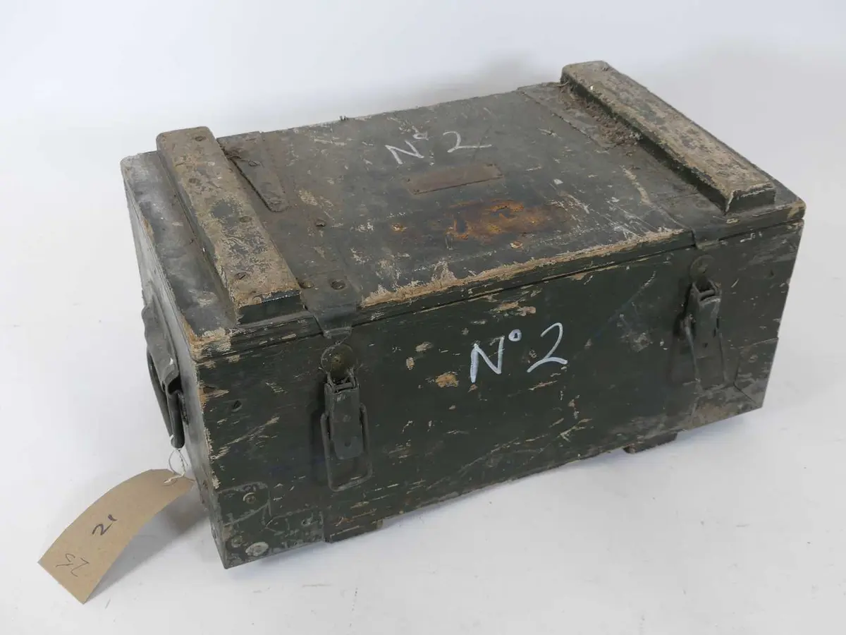 Lot 1033 - A British military No. 8 Mk 2 Fuze