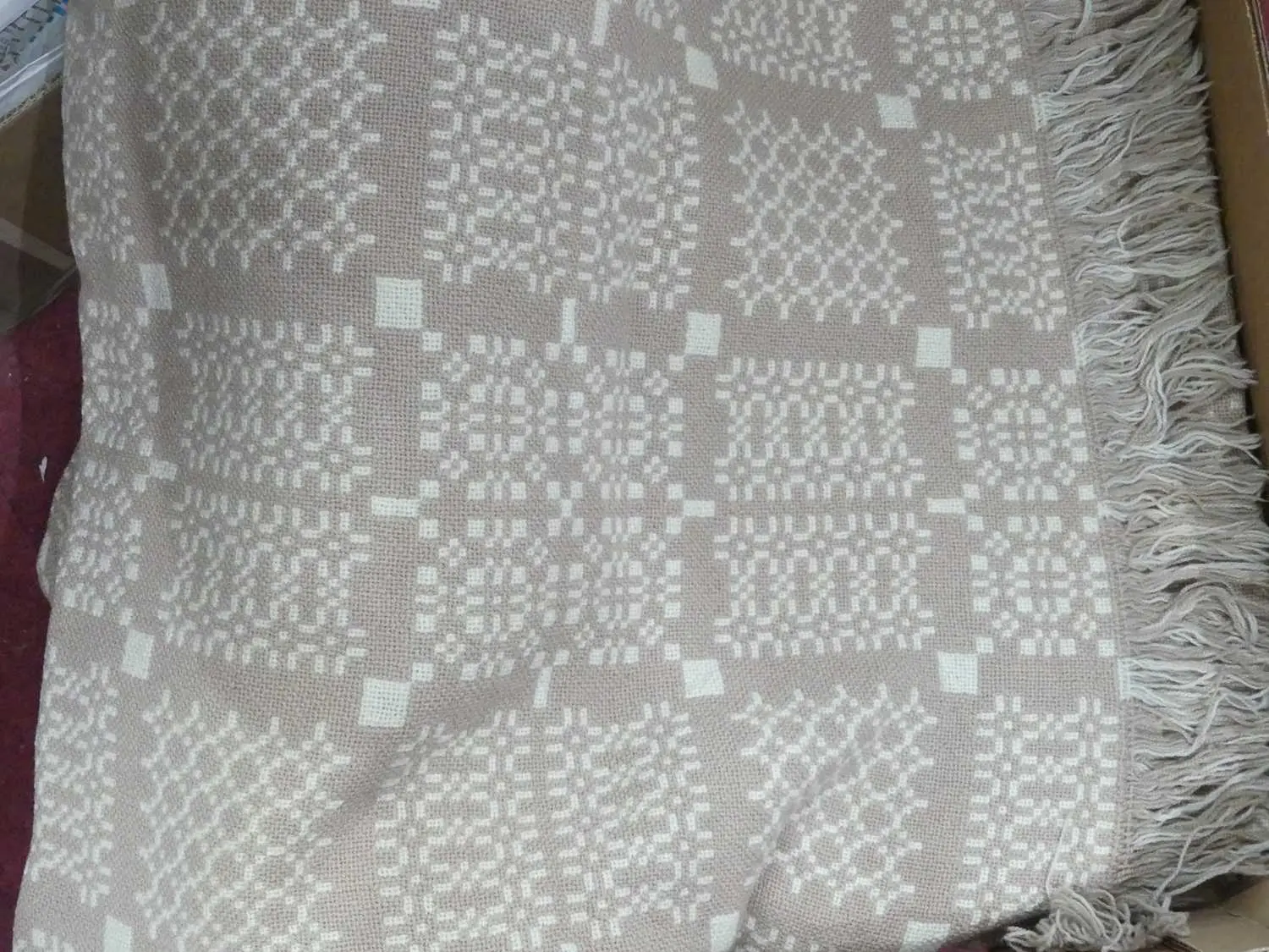 Lot 80 - A 20th century Welsh blanket, in traditional