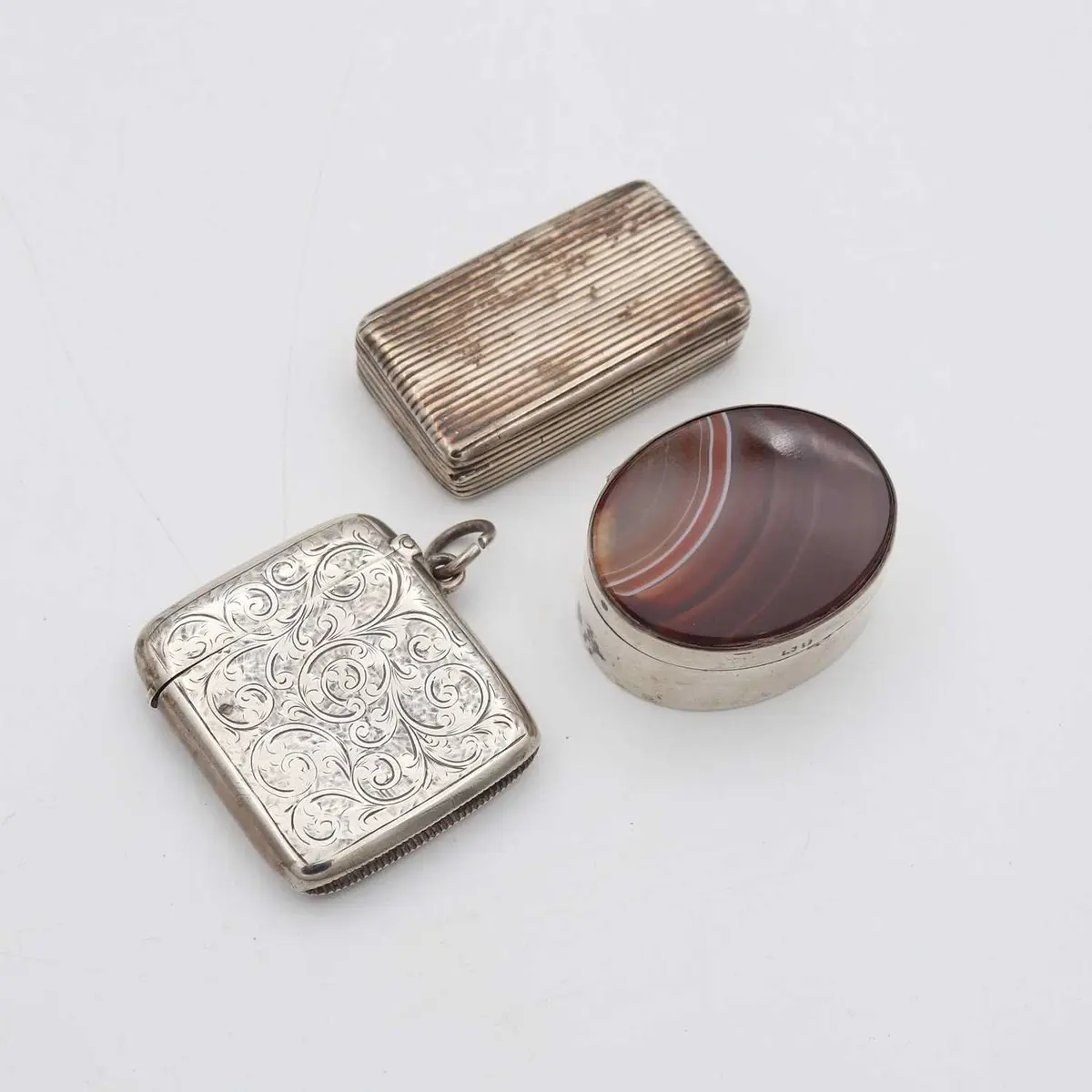 Lot 348 - A George III silver rectangular snuff box