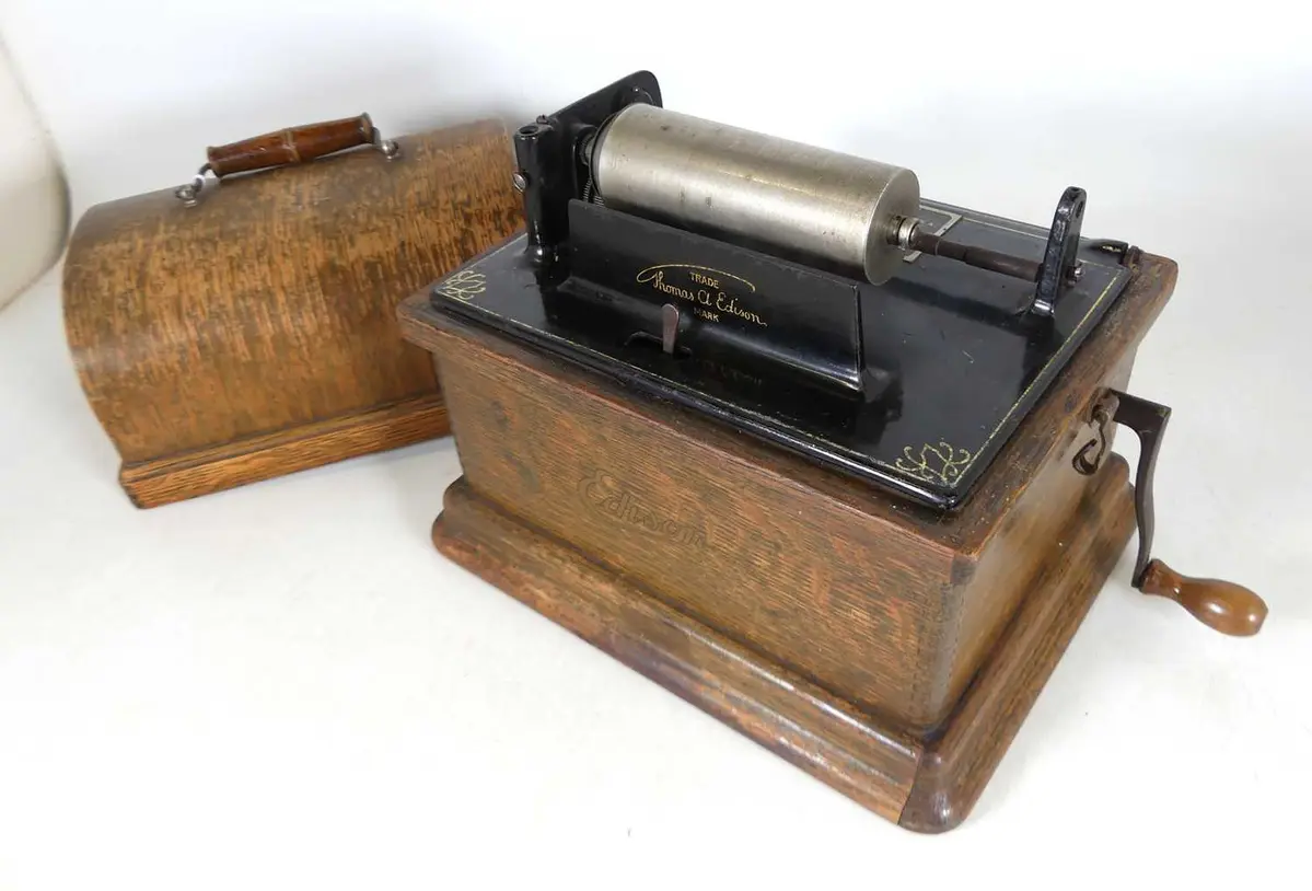 Lot 51 - An early 20th century Edison Fireside