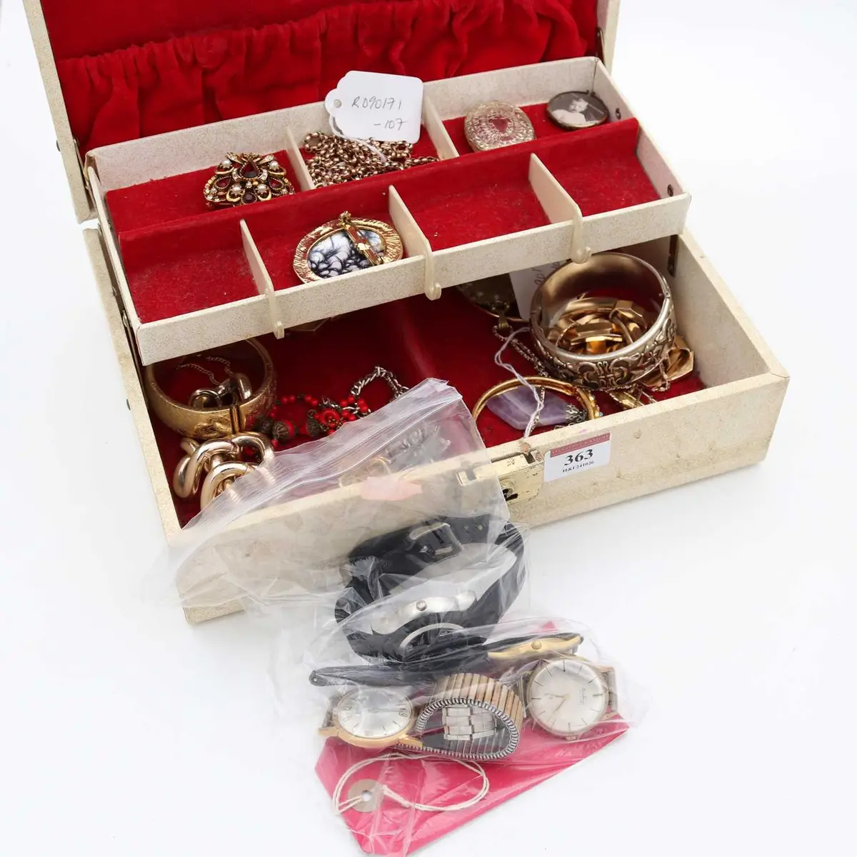 Lot 363 - A collection of costume jewellery, to