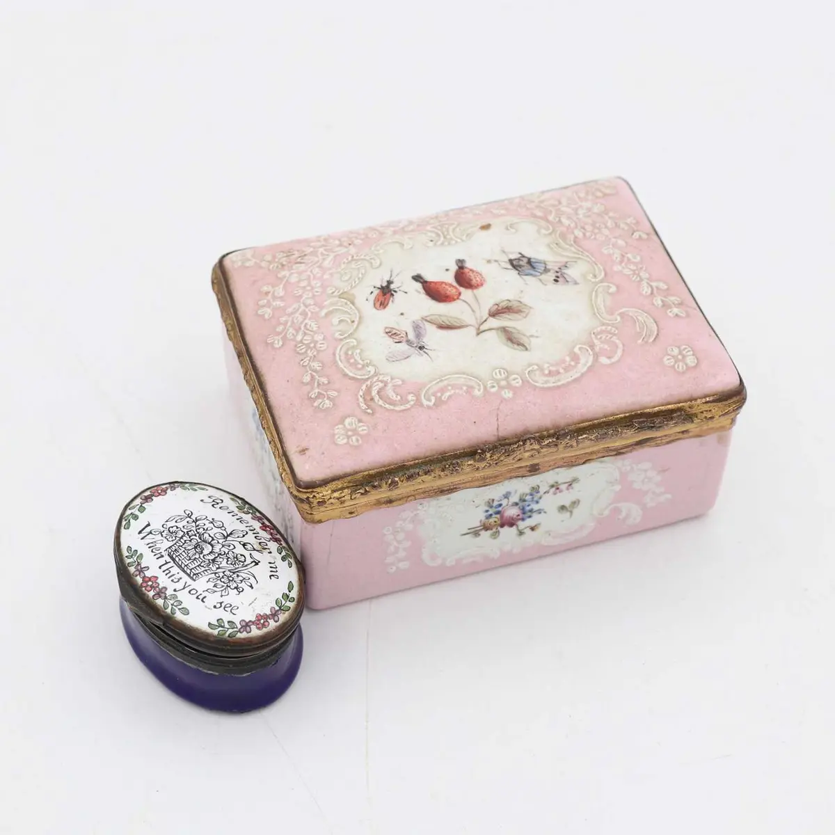 Lot 283 - A George III enamel snuff-box, probably