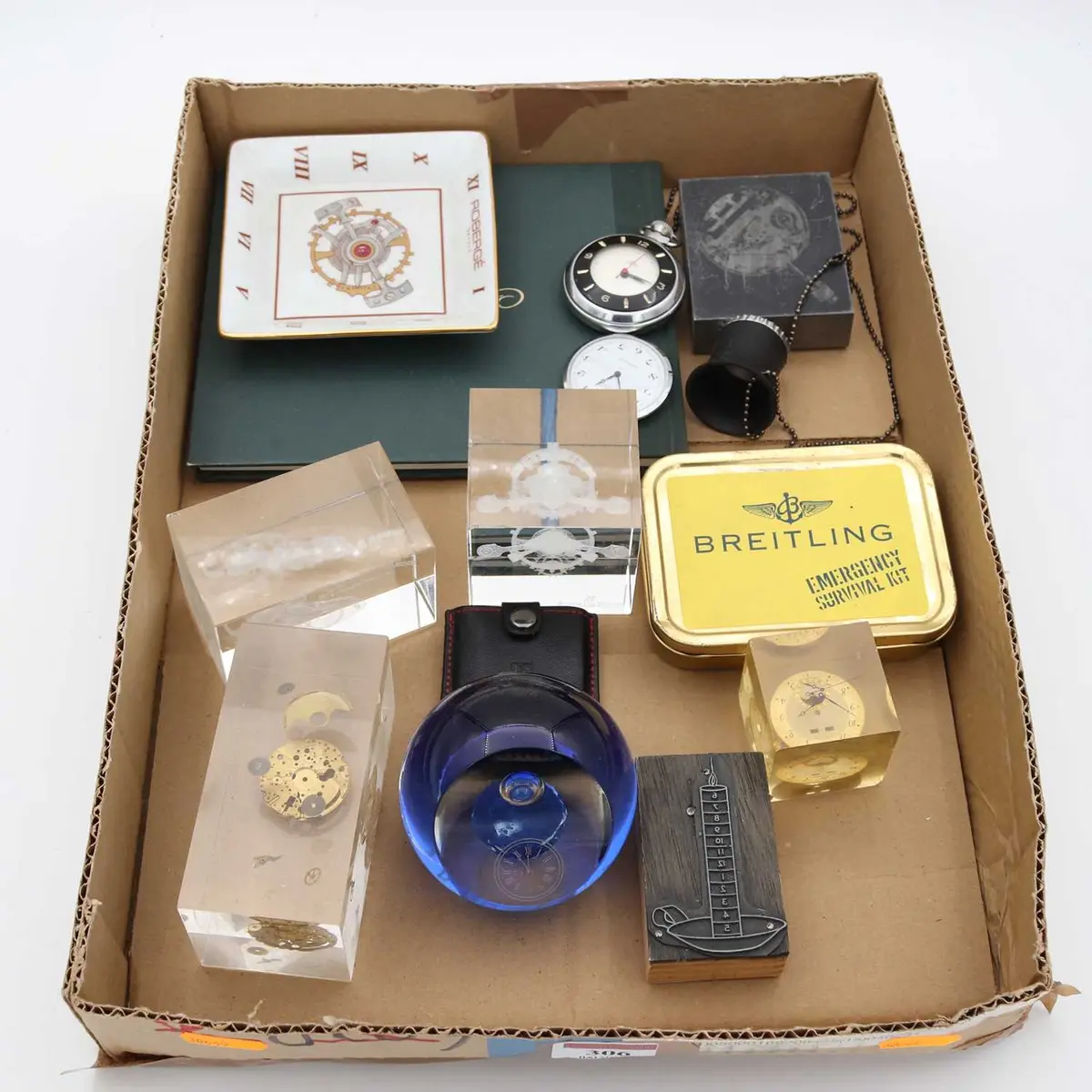 Lot 306 - A collection of watch-related accessories