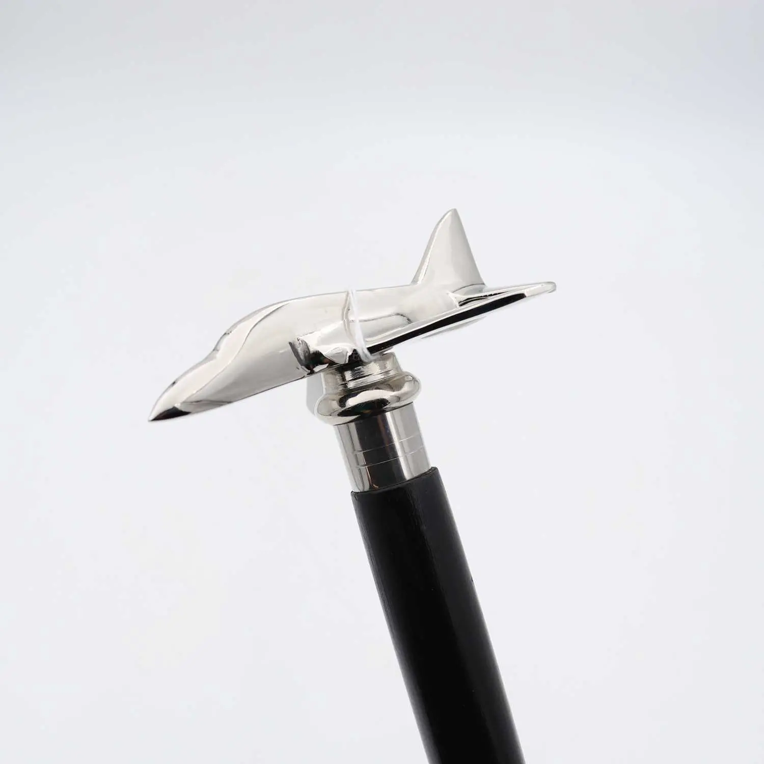 Lot 257 - A contemporary walking stick, having a