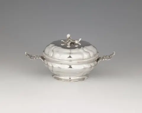 An Augsburg Rococo silver ecuelle