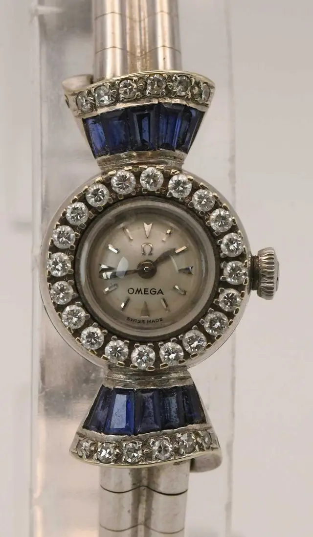 OMEGA; a lady's Art Deco style fine 18ct white gold...