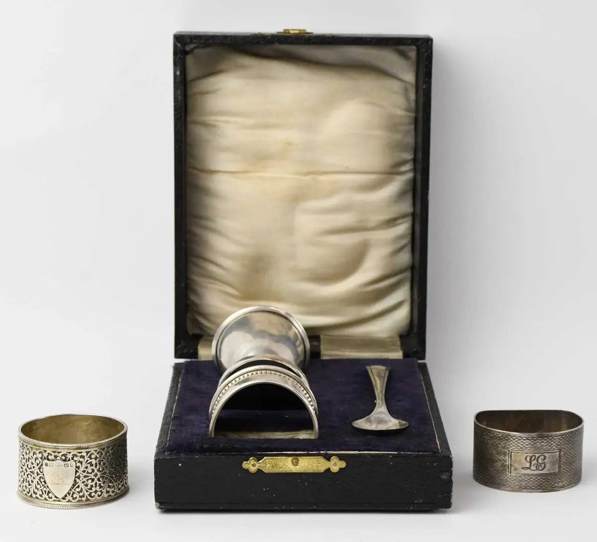 A cased George V hallmarked silver three piece...
