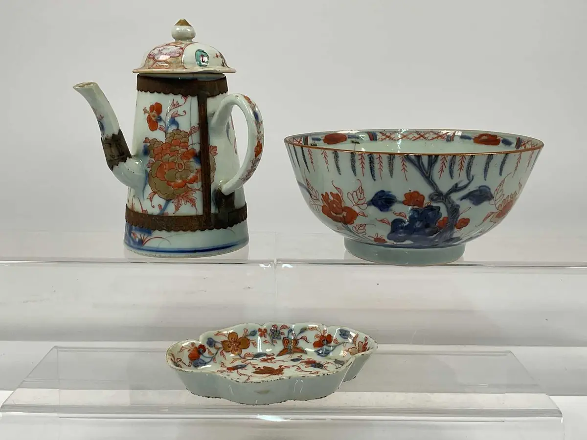 A Chinese Imari pattern angled export coffee pot