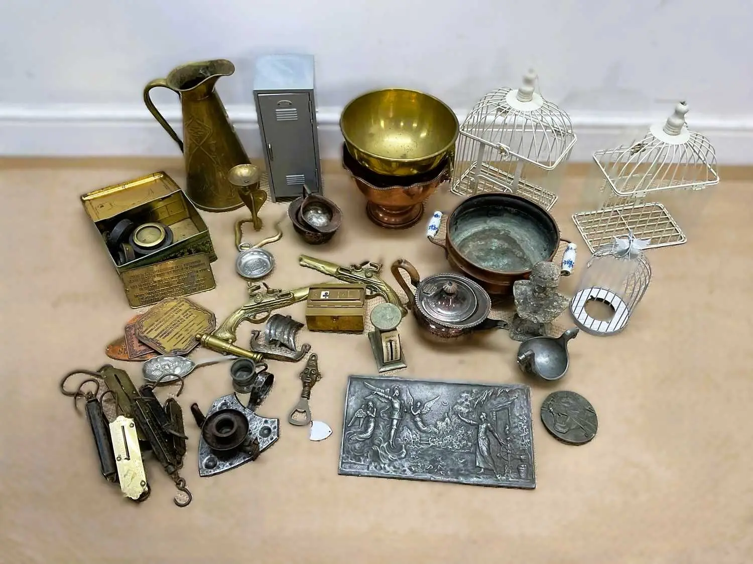 A small amount of metalware
