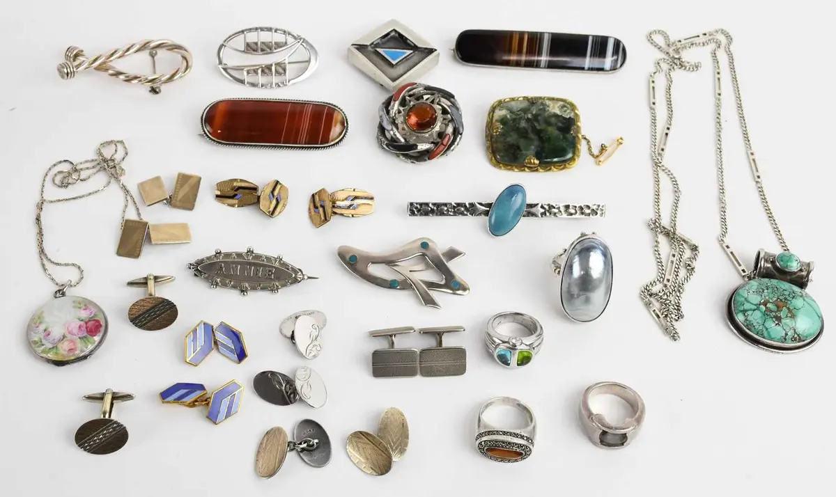 A quantity of assorted 925 silver