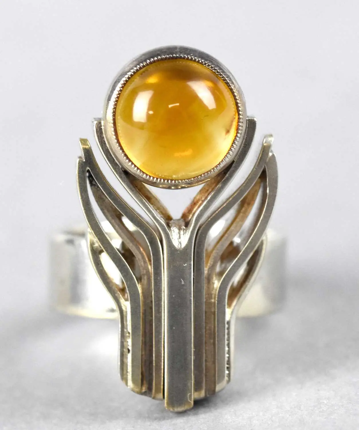 DON PORRITT (born 1933); a modernist Elizabeth II hallmarked silver ring