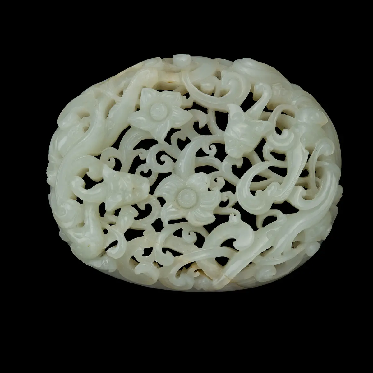 CHINESE RETICULATED WHITE JADE 'DRAGON' OVAL PLAQUE