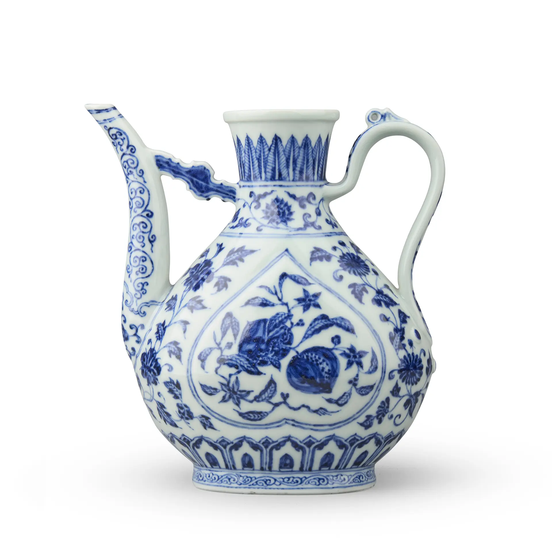 [DRINKING CULTURE] CHINESE BLUE AND WHITE 'PEACH AND LOQUAT' EWER