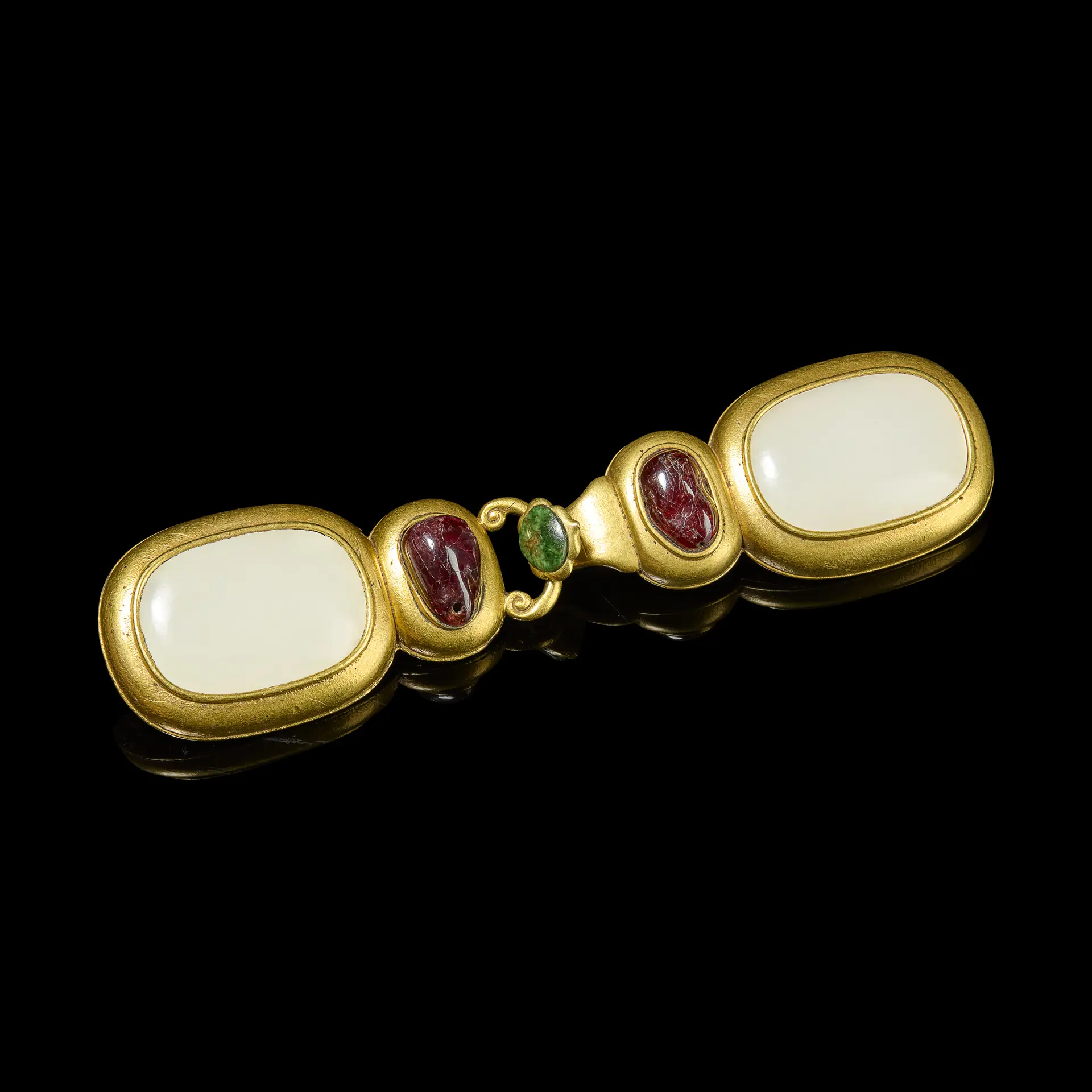 CHINESE WHITE JADE INSET GILT-BRONZE TWO-PART BELT BUCKLE