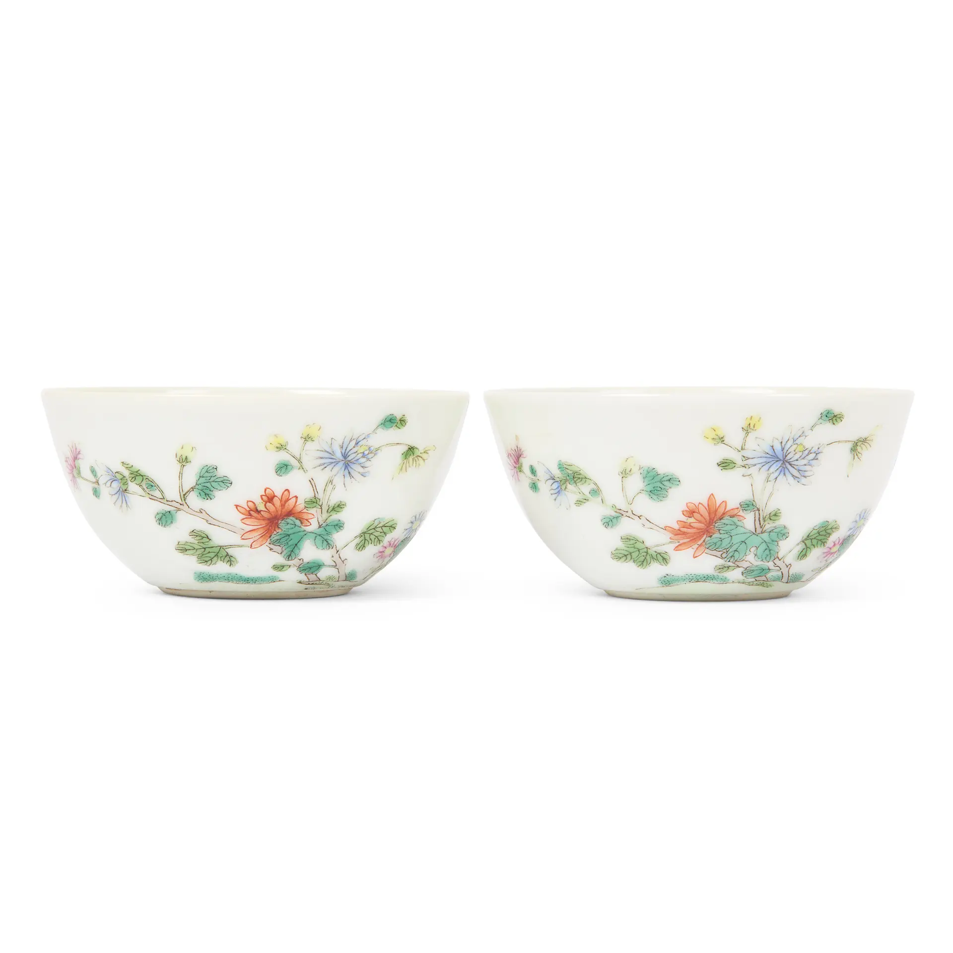 [DRINKING CULTURE] PAIR OF CHINESE FAMILLE ROSE 'FLORAL' CUPS