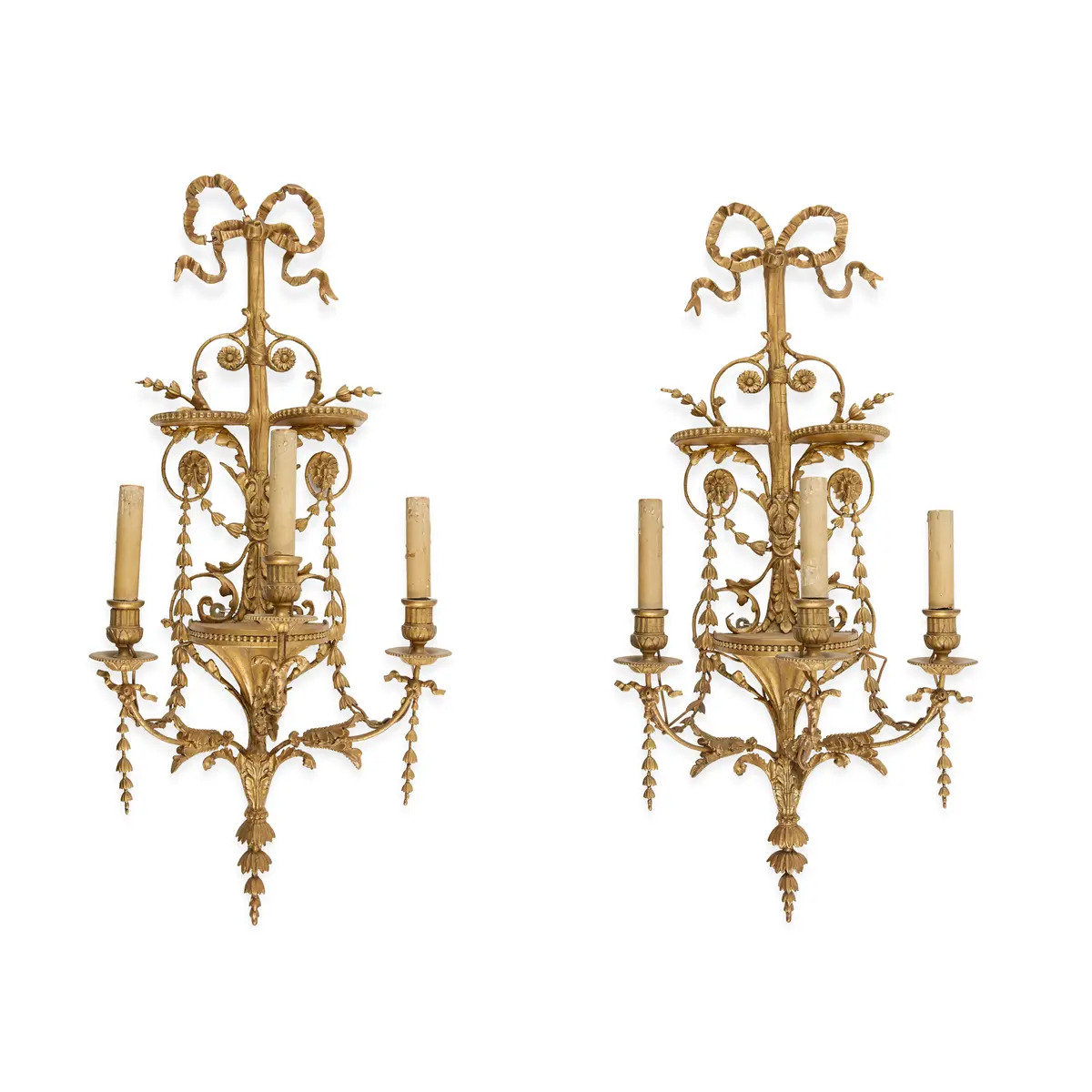 PAIR OF GEORGIAN STYLE GILTWOOD AND GESSO WALL LIGHTS