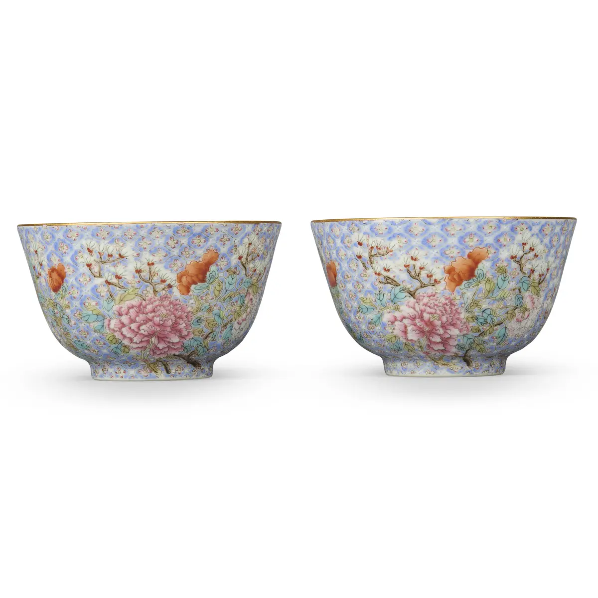 [DRINKING CULTURE] PAIR OF CHINESE FAMILLE ROSE 'FLORAL' BOWLS