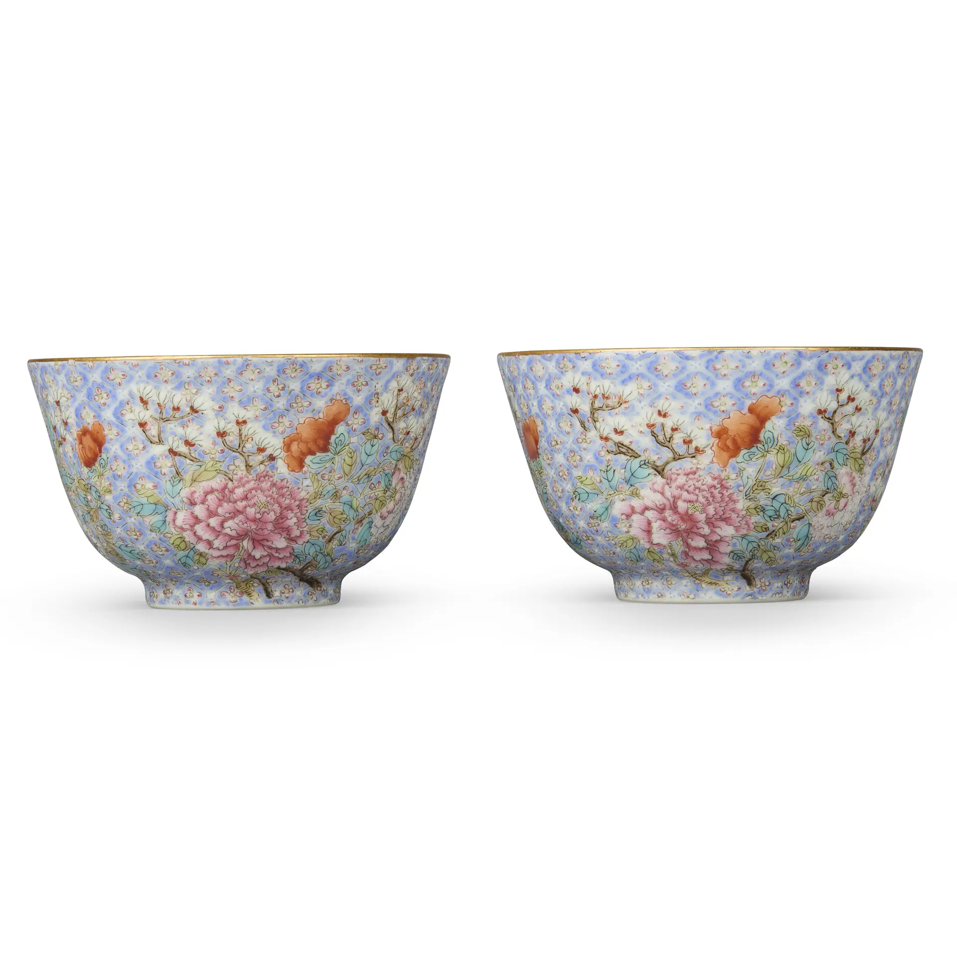 [DRINKING CULTURE] PAIR OF CHINESE FAMILLE ROSE 'FLORAL' BOWLS