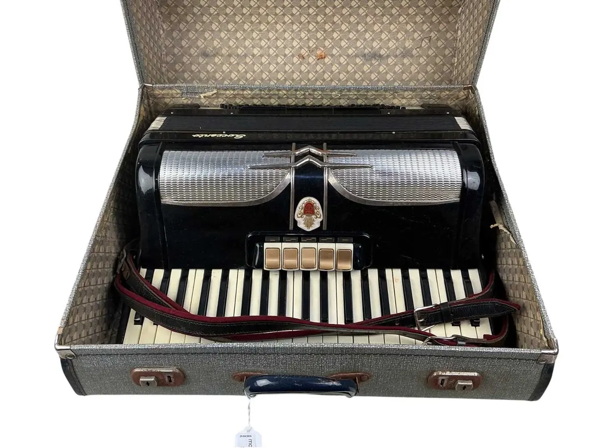 VINTAGE SORRENTO PIANO ACCORDION MID 20TH CENTURY