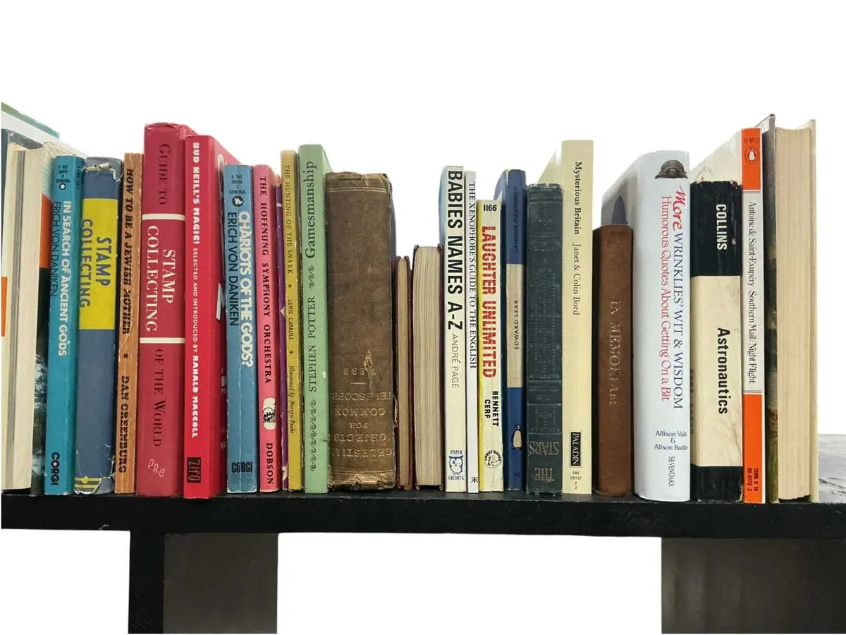 LARGE COLLECTION OF BOOKS MID/LATE 20TH CENTURY AND LATER