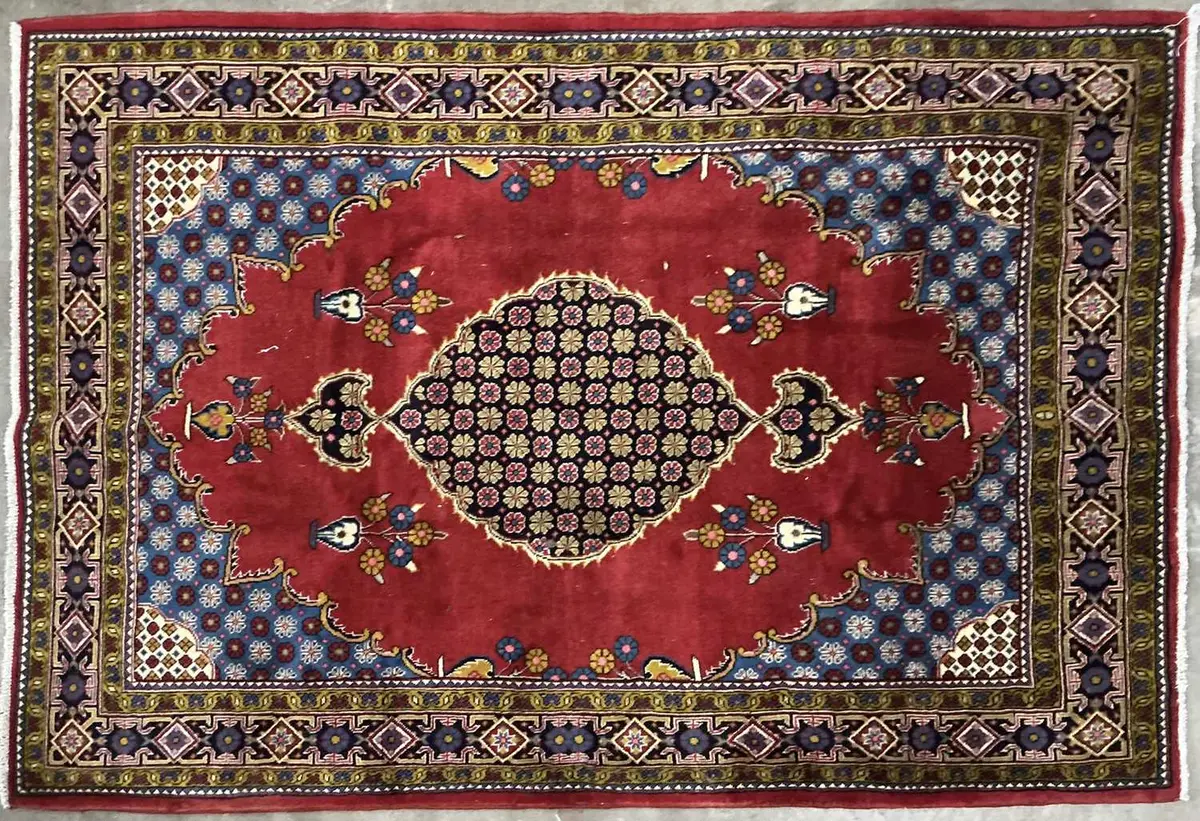 PERSIAN HAMADAN RUG MID/LATE 20TH CENTURY