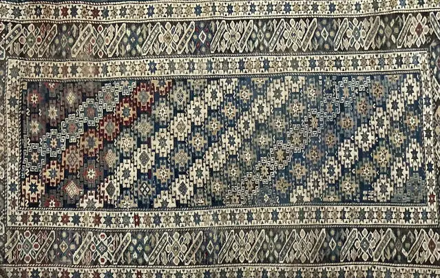 SHIRVAN RUG MID 20TH CENTURY