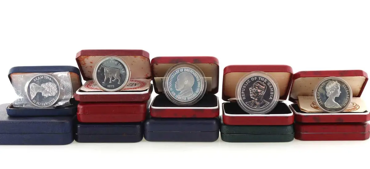 COLLECTION OF CHIEFLY SILVER COINS LATE 20TH CENTURY