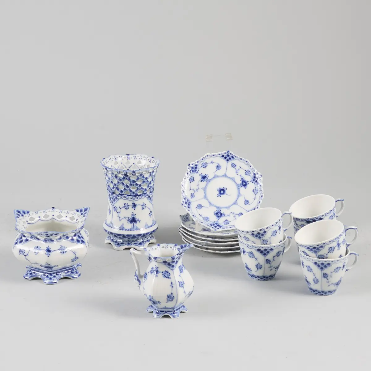 ROYAL COPENHAGEN. MOCKASERVISDELAR, 9 del "Musselmalet", Danmark