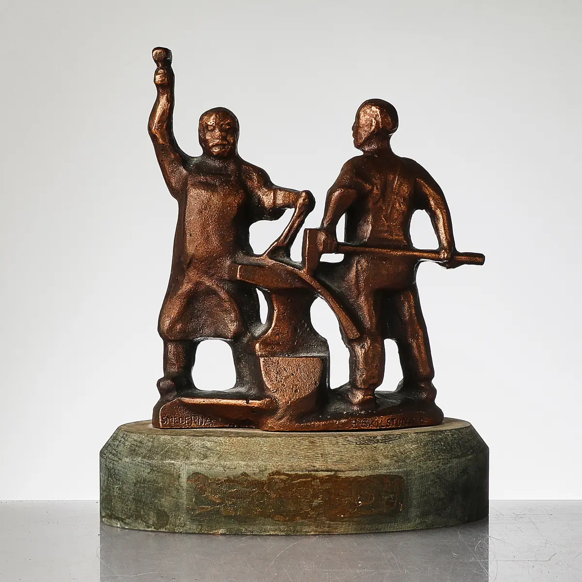 ALLAN EBELING. Skulptur, "Smederna", Signerad Ebeling Torshälla, Smederna