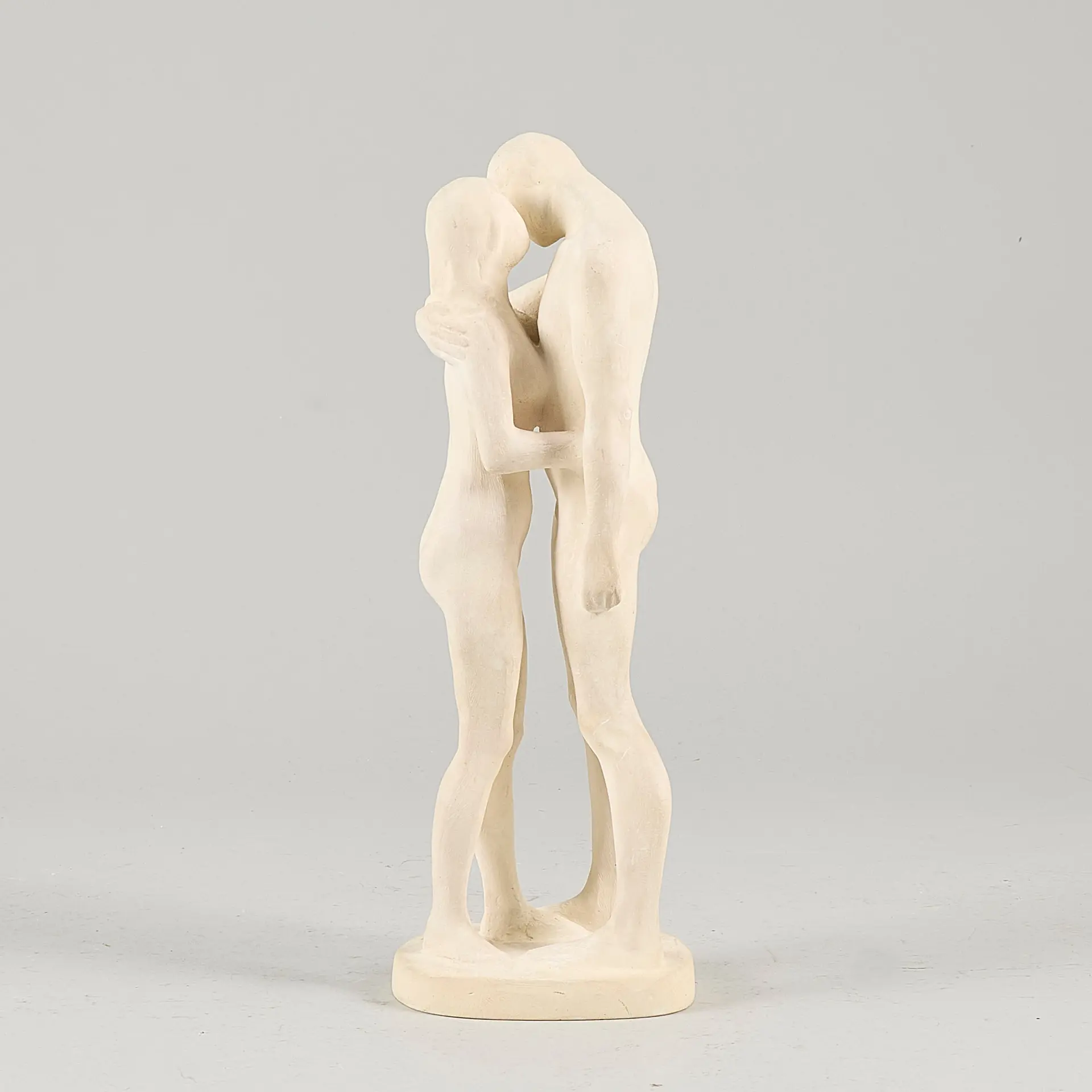 GUDMAR OLOVSON. Skulptur, Signerad, Gips, Kyssen.