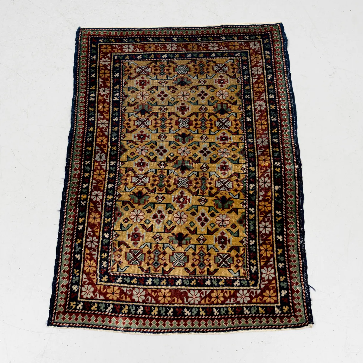 MATTA, orientalisk, ca 103 x 76 cm.