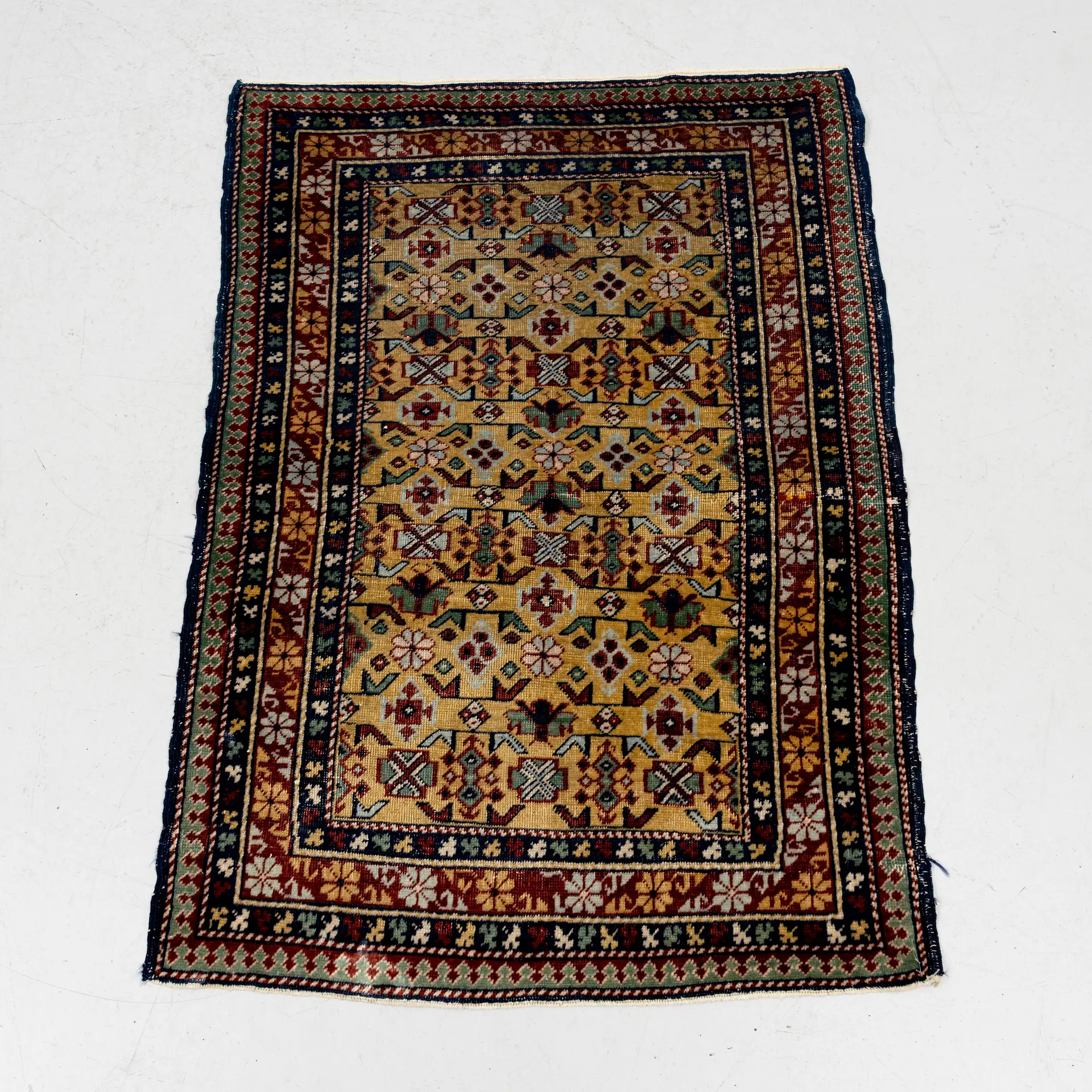 MATTA, orientalisk, ca 103 x 76 cm.