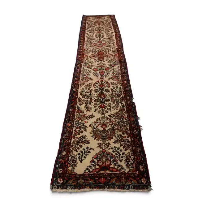 Lot 141: 14 ft. x 2 ft. 9 in. Sarouk/Mahal Type Runner
