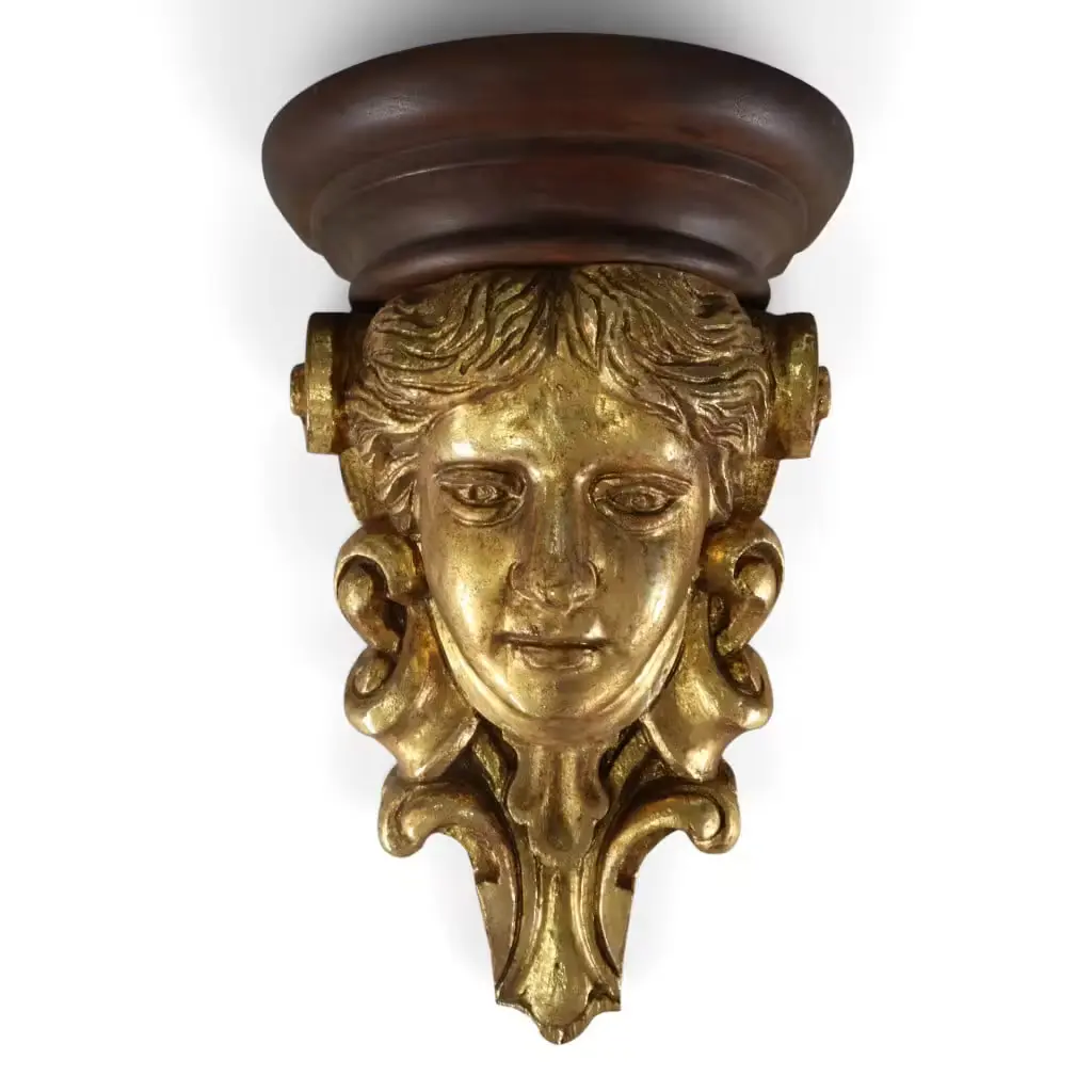Lot 17: Carved Giltwood Mask-Form Wall Bracket
