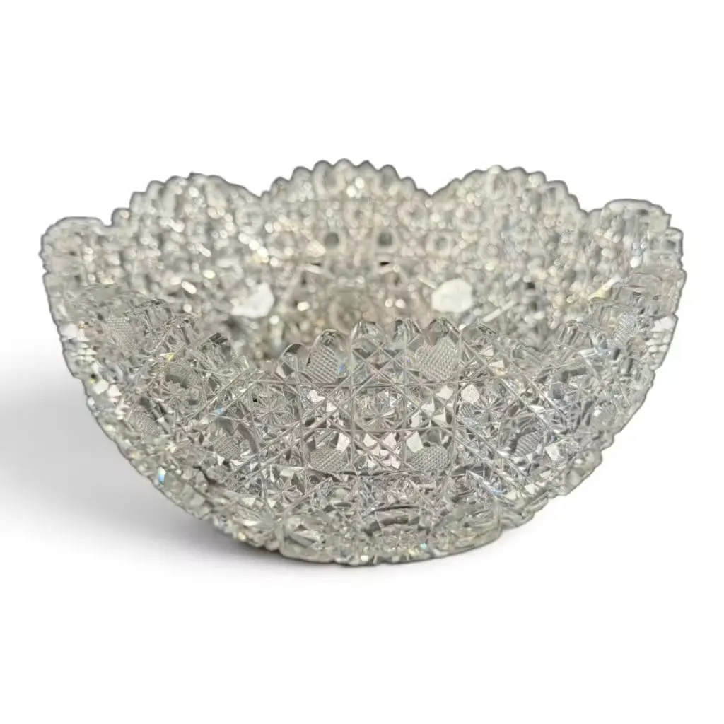 Lot 286: Fine Brilliant Cut Glass Bowl, Vesica Panels