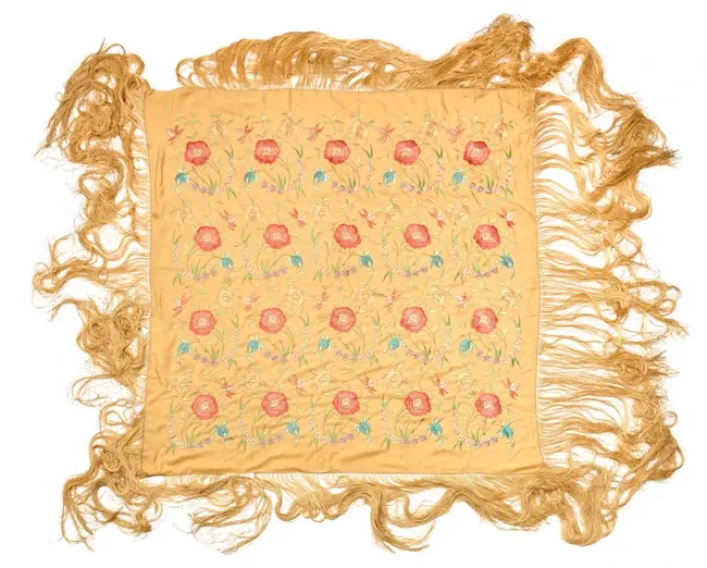 A Chinese embroidered silk export shawl Republic period...