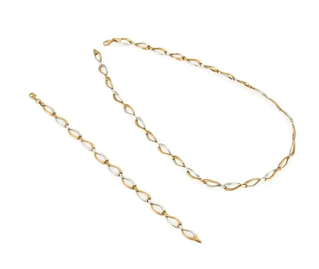 A 9ct gold necklace and bracelet set