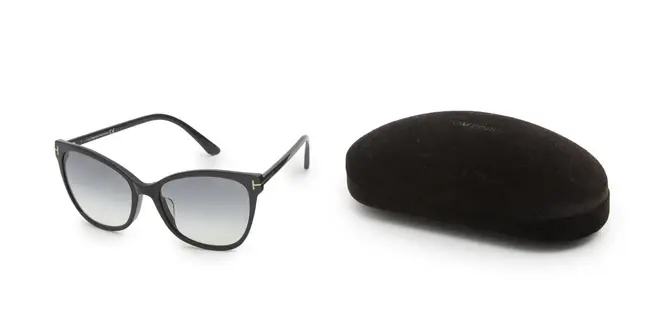 Tom Ford A pair of Tom Ford ‘Anli’ TF844-F sunglasses
