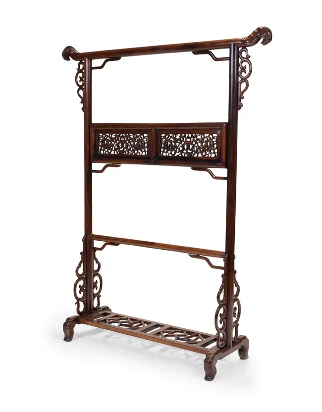 A Chinese huanghuali garment rack