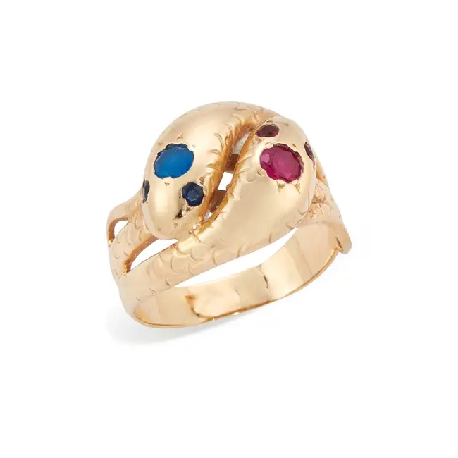 A snake crossover ring