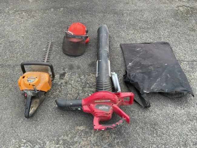 A Mountfield garden blower/vacuum - model MBV48LI; a McCulloch Gladiator