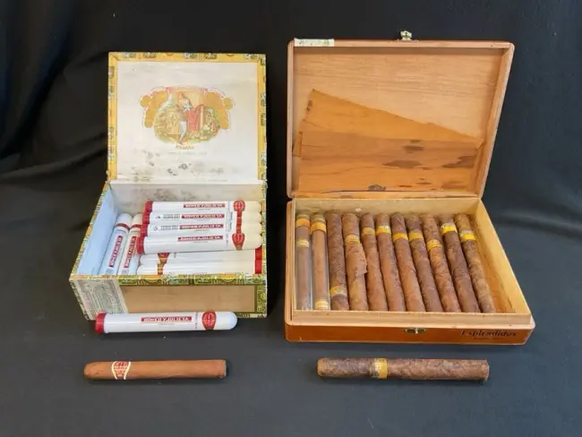 A box of Cohiba Cuban 6.5in cigars, two in glass tubes - 12; and a