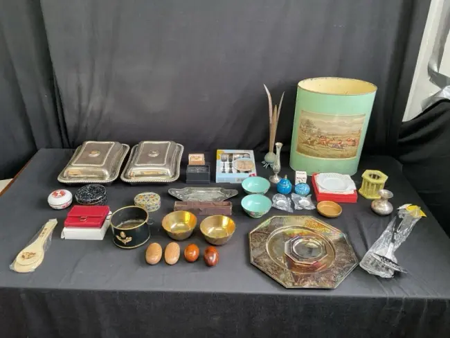 Miscellaneous items - a pair of silver plated gadrooned tureens, boxed