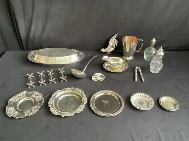 Miscellaneous silver plate - a set of four knife rests, a ladle, a