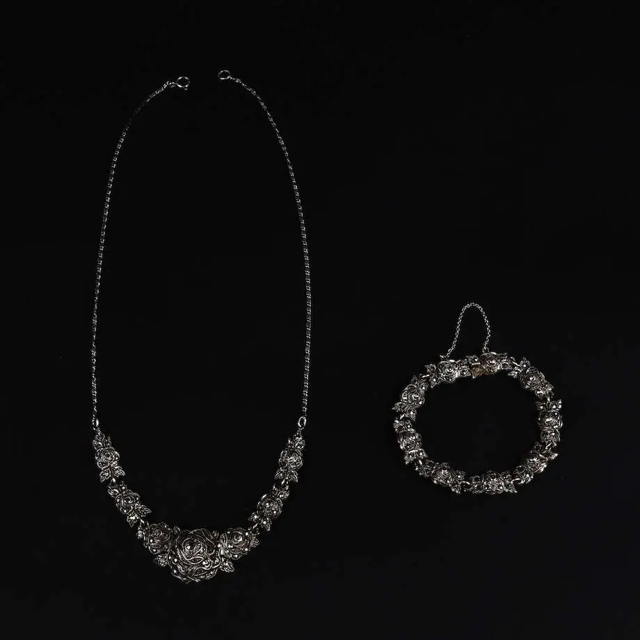 Halsband
